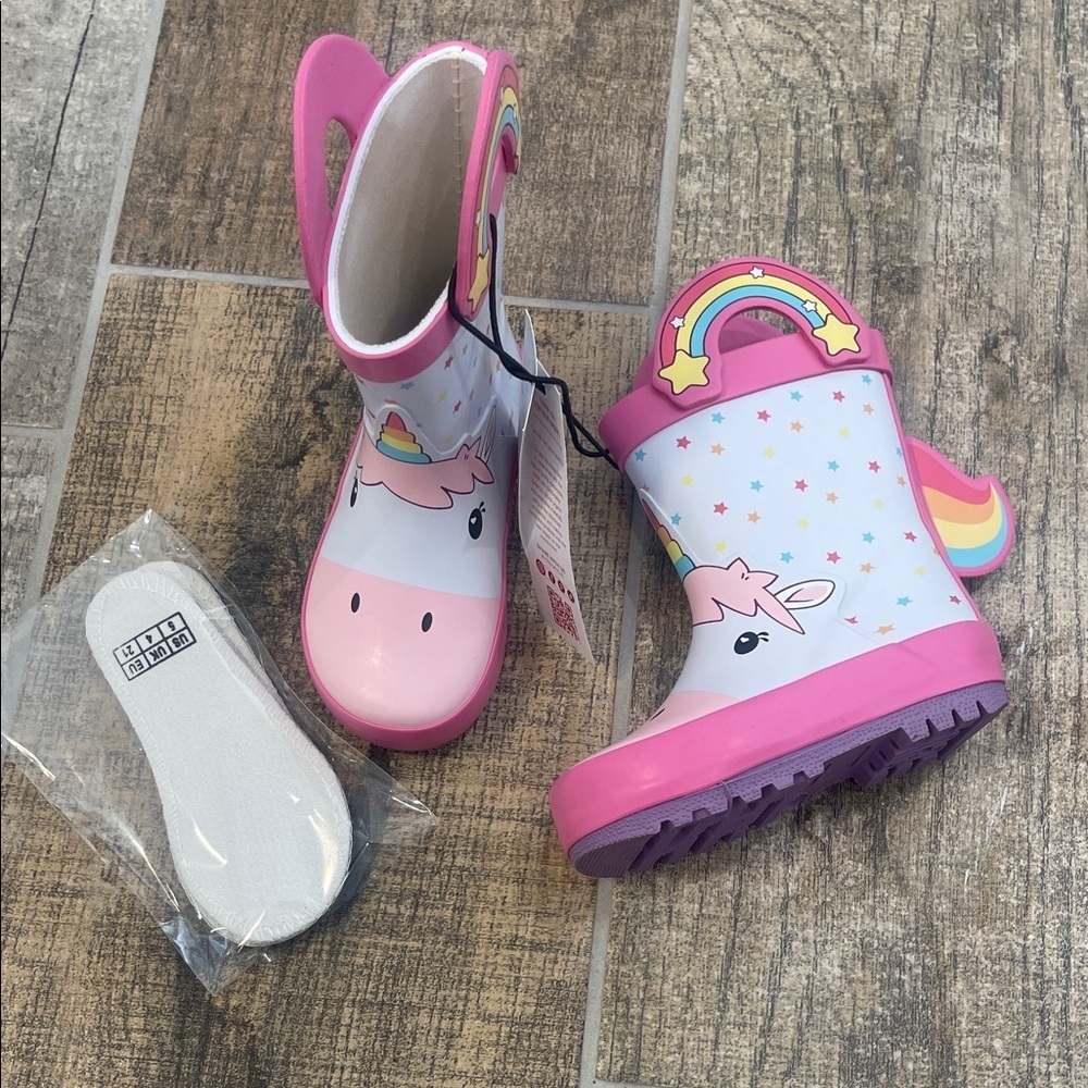 NWT Girls Unicorn Rainbow Rain Boots Pink Size 21 / US 5 - Picture 2 of 10